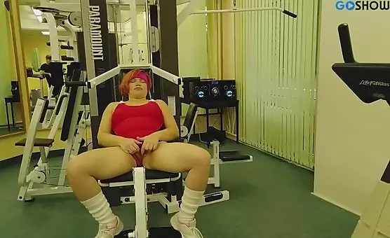 Flicking the Bean at the Gym A Naughty Couple Gets It On